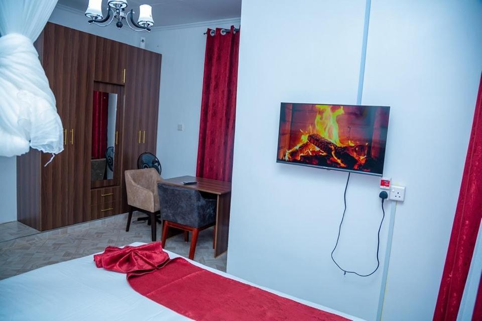 The Lit Gardens Hotel Кисуму Екстериор снимка
