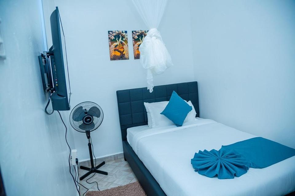 The Lit Gardens Hotel Кисуму Екстериор снимка